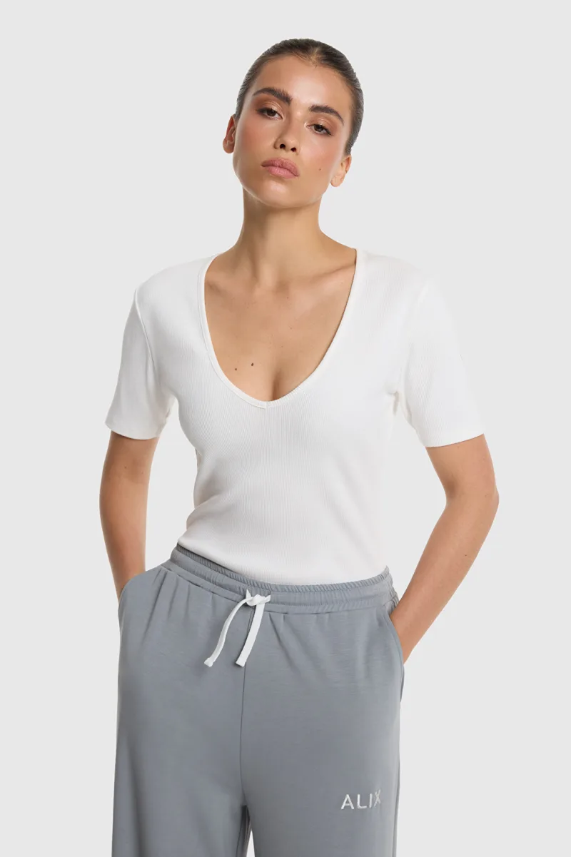 Ladies Knitted Scuba Wide Leg Pants van ALIX The Label, kleur Light Grey