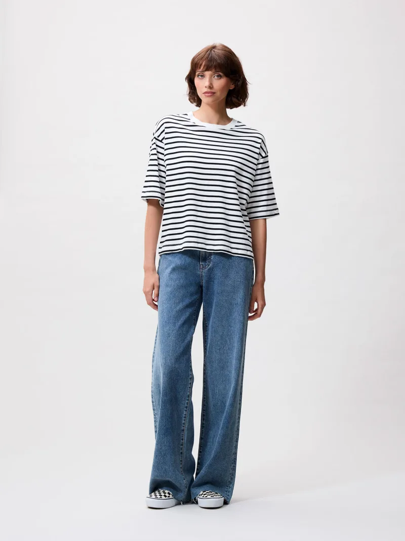 Loose Fit Striped Tshirt van Catwalk Junkie, kleur Black