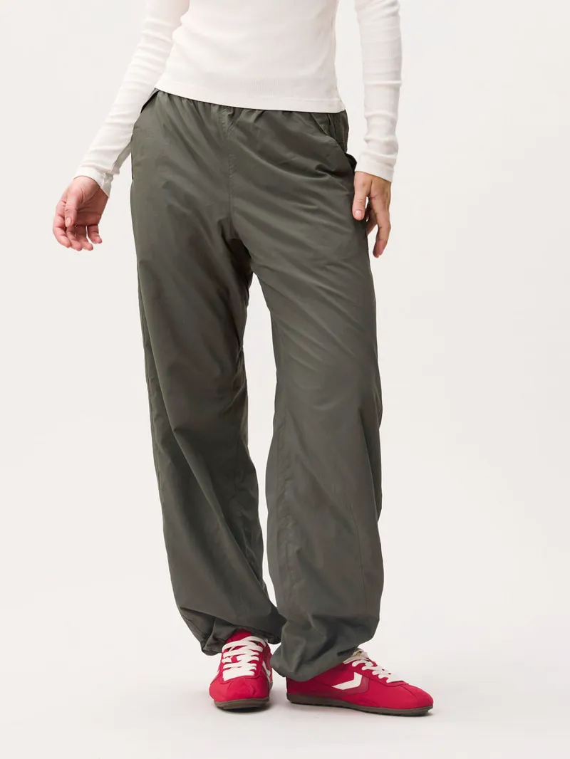 Parachute Trousers With Fleece Inside van Catwalk Junkie, kleur Green