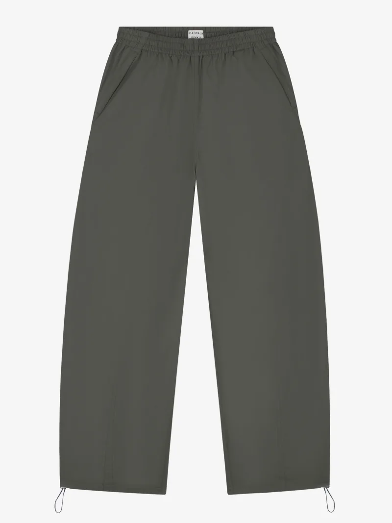 Parachute Trousers With Fleece Inside van Catwalk Junkie, kleur Green