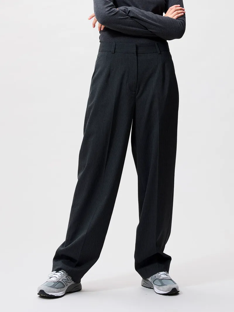 Pinstripe Tapered Trousers van Catwalk Junkie, kleur Dark Grey Melange