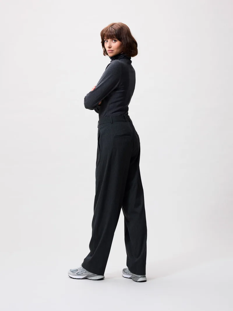 Pinstripe Tapered Trousers van Catwalk Junkie, kleur Dark Grey Melange