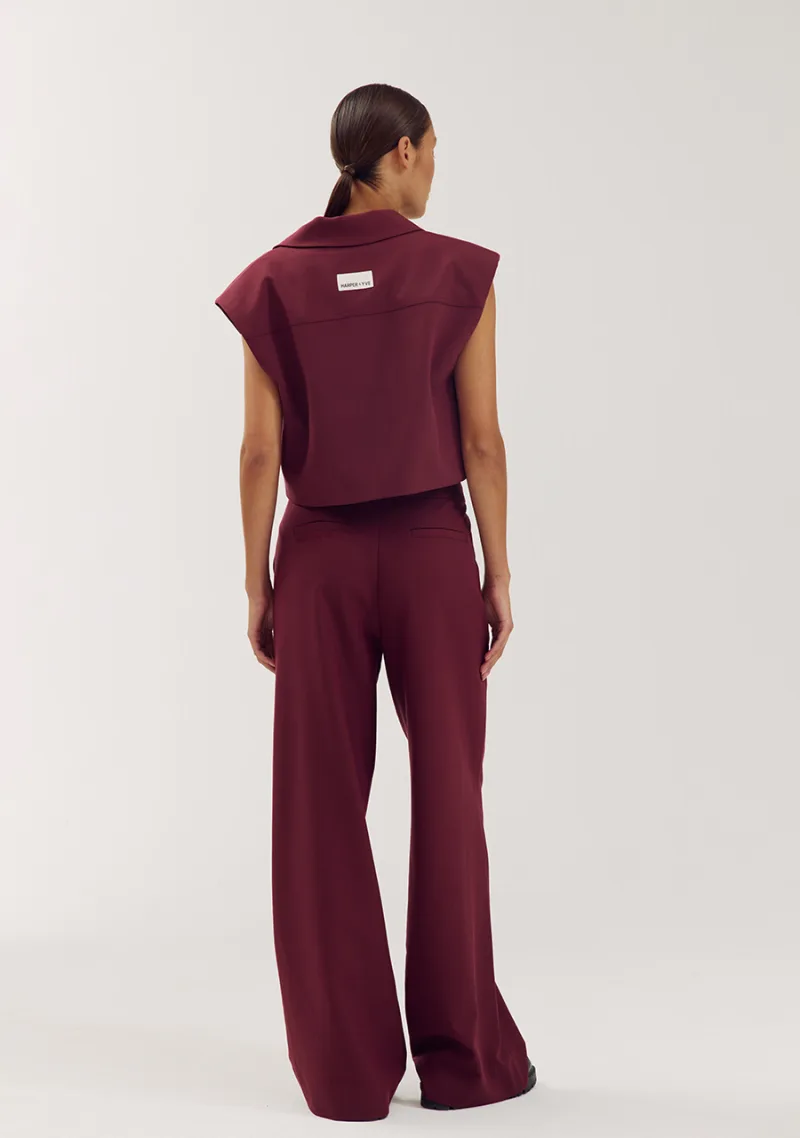 Esmee Gilet van Harper & Yve, kleur Tipsy Red