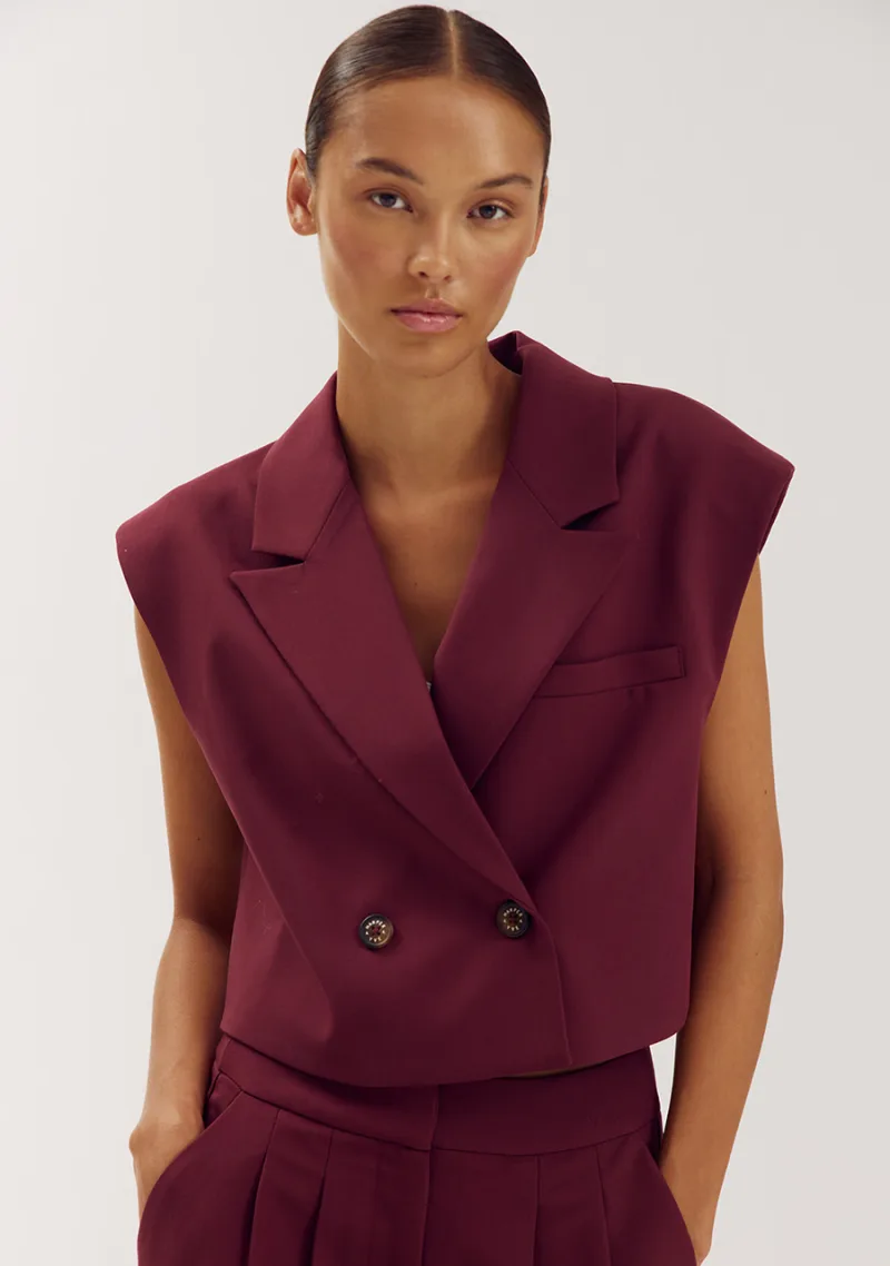 Esmee Gilet van Harper & Yve, kleur Tipsy Red