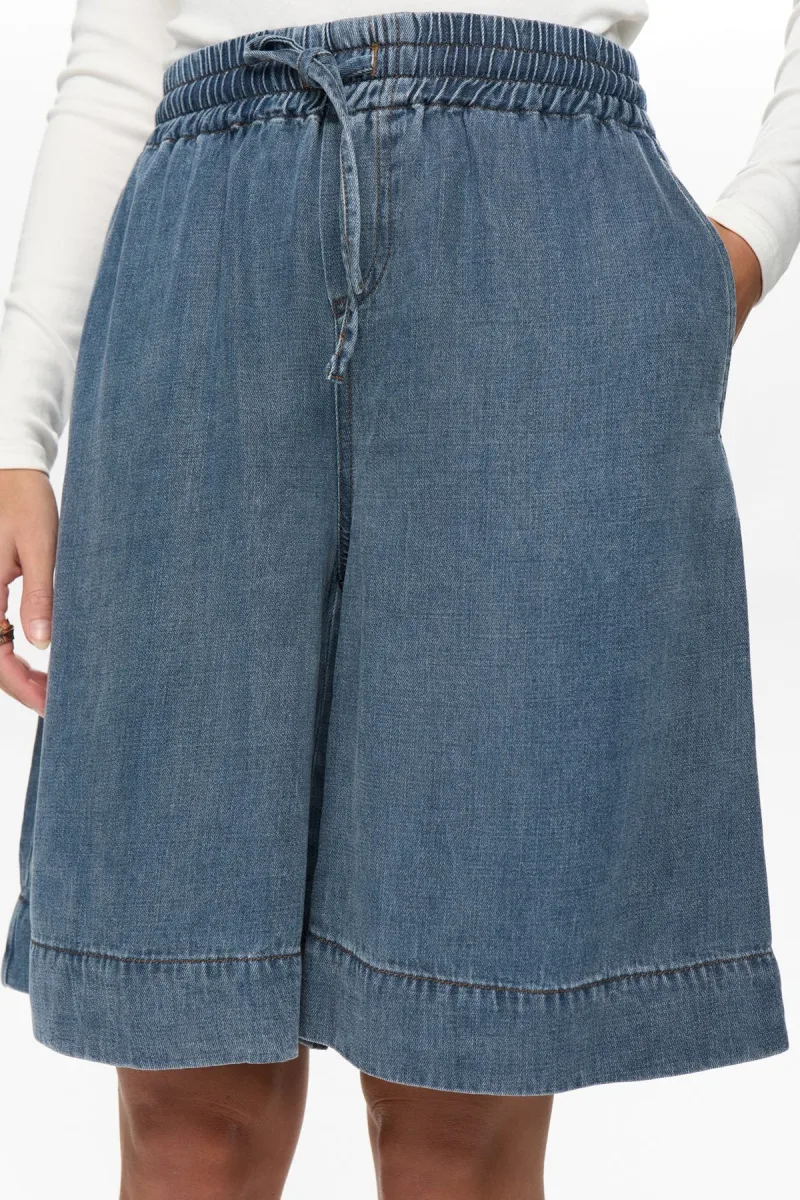 Nuelida Shorts van Nümph