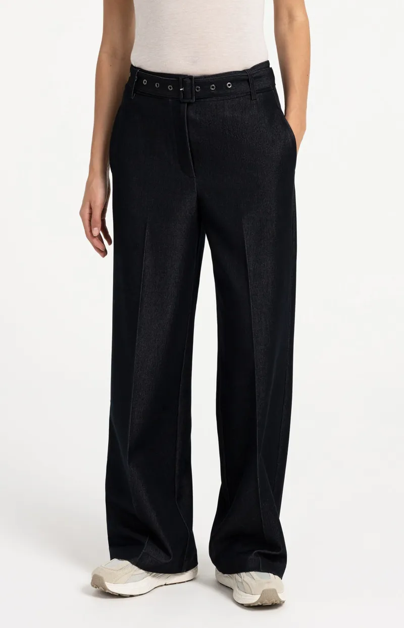 Geweven Broek Met Ceintuur En Subtiele Glans van YAYA, kleur Black