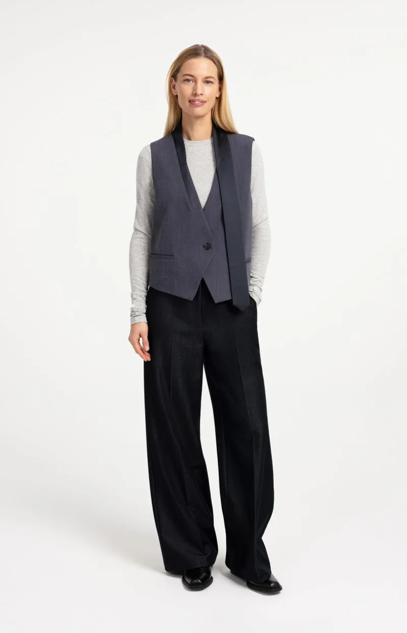 Geweven Broek Met Ceintuur En Subtiele Glans van YAYA, kleur Black